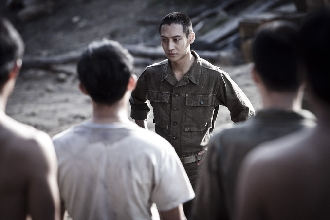 [2011] The Front Line/고지전 - Go Soo, Shin Ha Kyun, Lee Je Hoon, Ryu Seung Ryong (Vietsub Completed) 163AF04B4E2E7CB317BE69